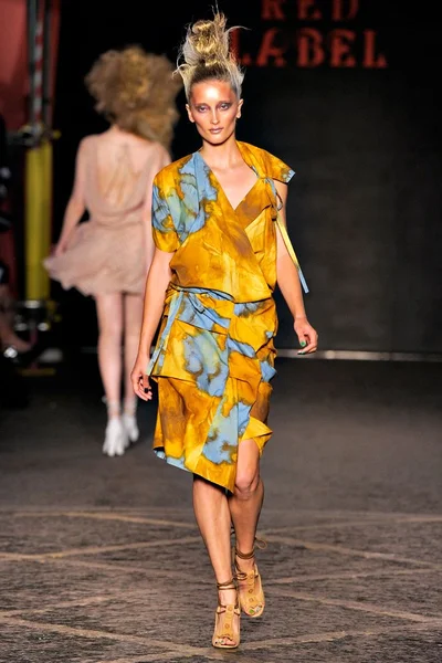 Look 23
